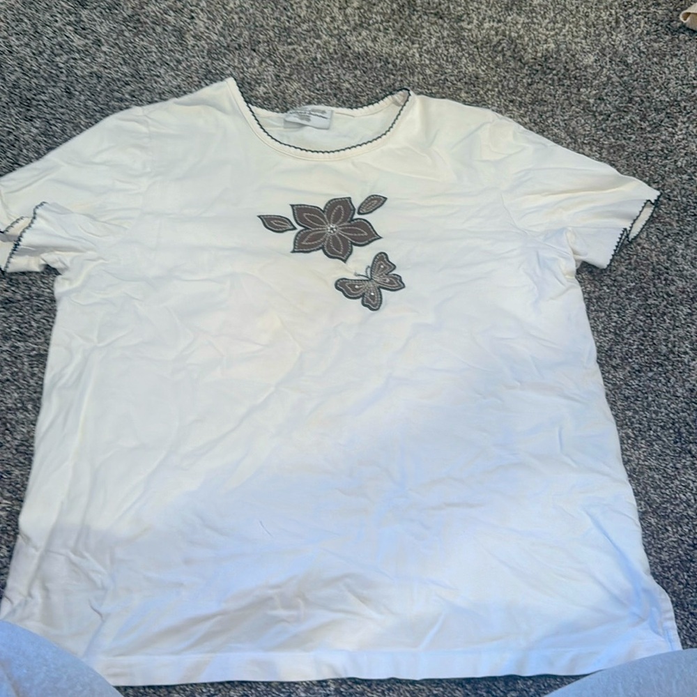 Alfred Dunner embroidered tshirt.